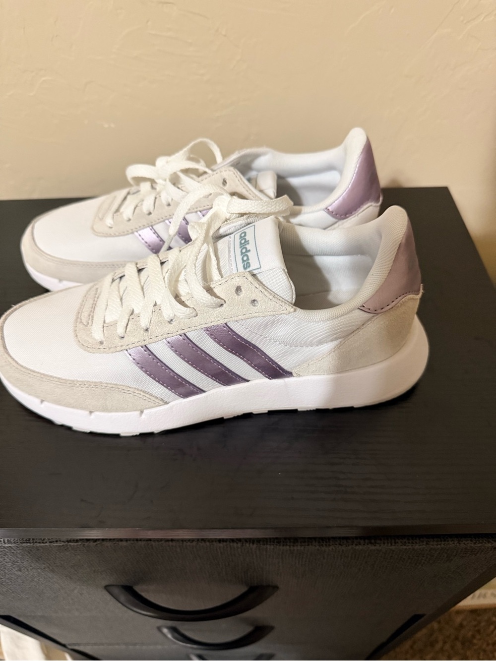 adidas Women’s Run 60s 2.0 White & Light Purple Sneakers. NWOT 7W/6Y